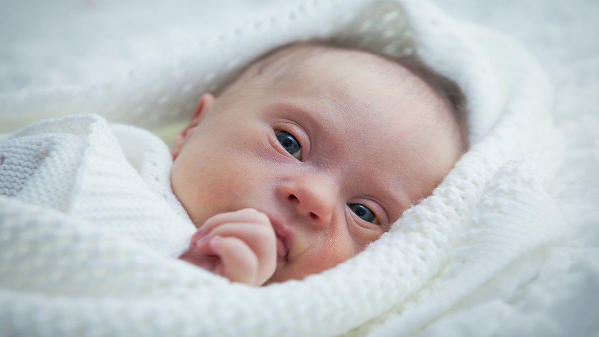 Ada Bintik Putih pada Pupil Mata pada Bayi Down Syndrome