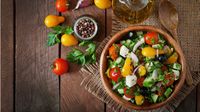 4 Manfaat Sehat Makan Salad Setiap Hari (Timolina/Shutterstock)