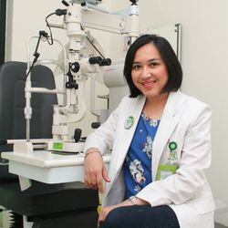 dr. Meriana Rasyid, Sp. M