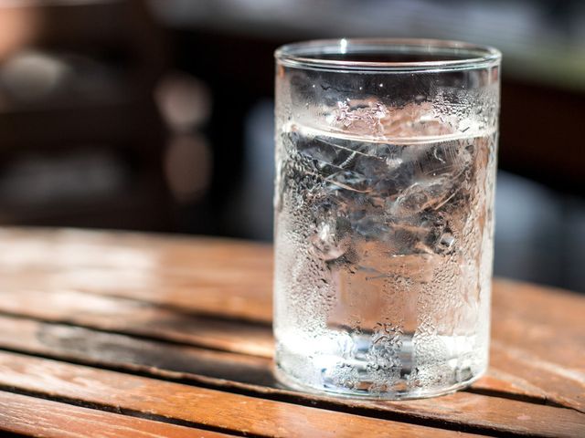 Benarkah Sering Minum Air Es Picu Penyakit Jantung? - Info Sehat  Klikdokter.com