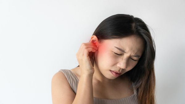 sakit kepala bagian belakang bawah telinga 12