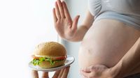 Ibu Hamil Malas Makan, Apa Pengaruhnya pada Janin? (Artem-Oleshko/Shutterstock)