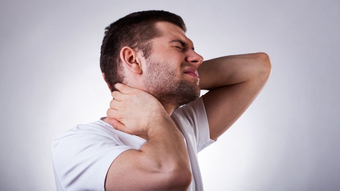 7 Hal Tidak Terduga Penyebab Sakit Di Leher