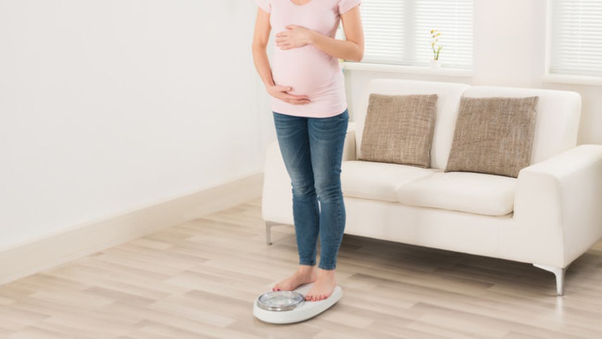 Berat badan naik drastis, tanda hamil bayi kembar?