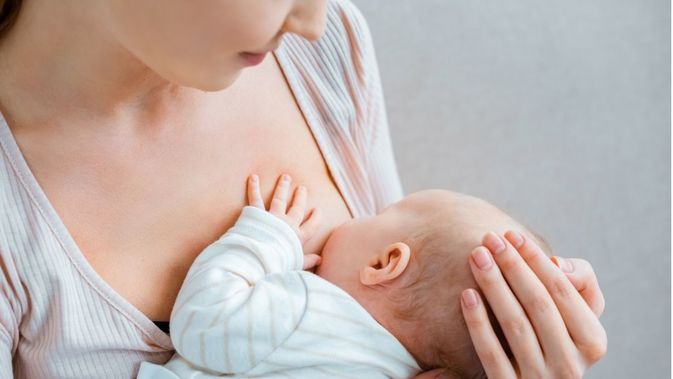 Ketika Bayi Tidak Henti-hentinya Menyusu - Info Sehat Klikdokter.com