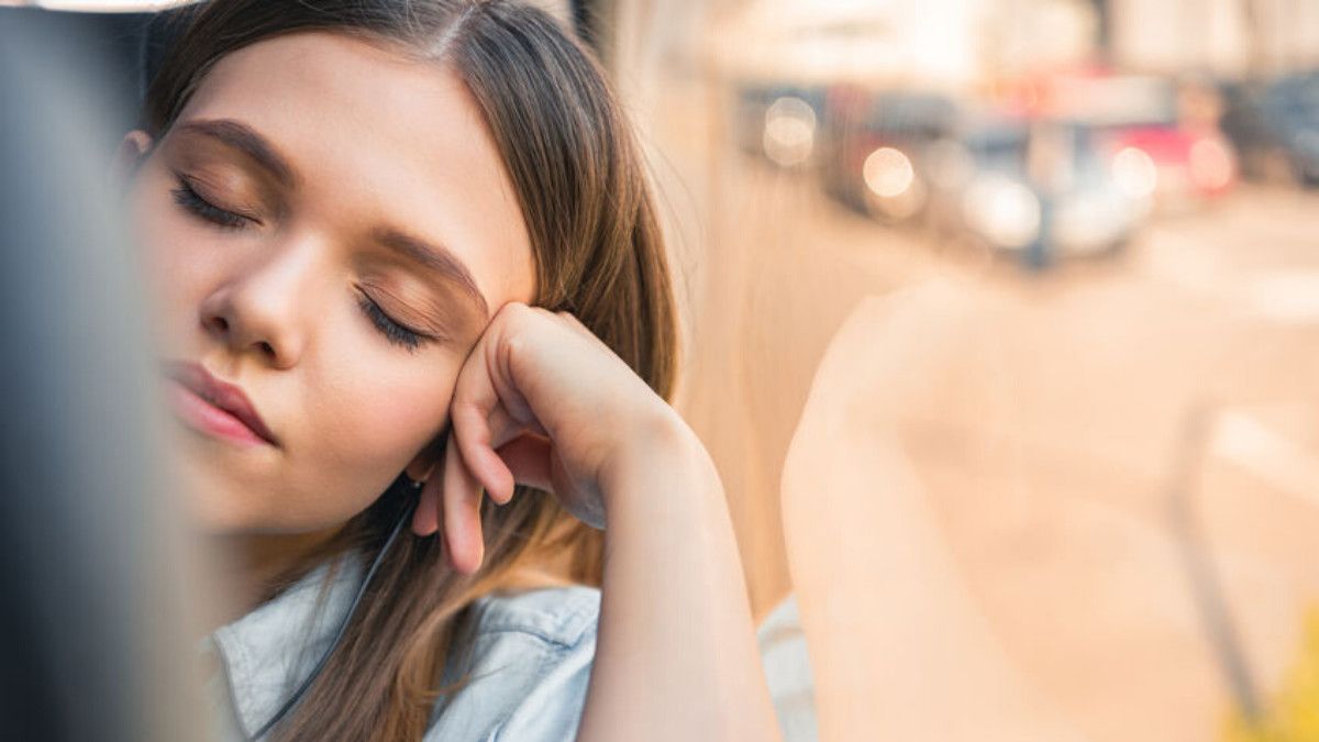 Sering Mengantuk meski Cukup Tidur, Ini 14 Penyebabnya