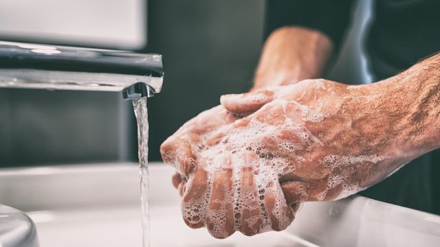 Ilustrasi Mencuci Tangan Sebelum Mempersiapkan Makanan